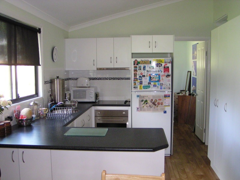 7 Lenard Street, Lamb Island QLD 4184