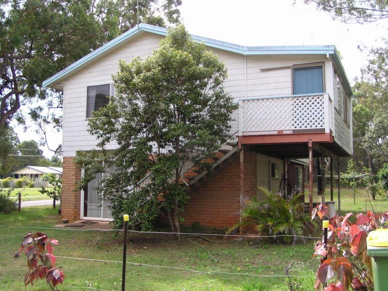 2 Paula Parade, Lamb Island QLD 4184