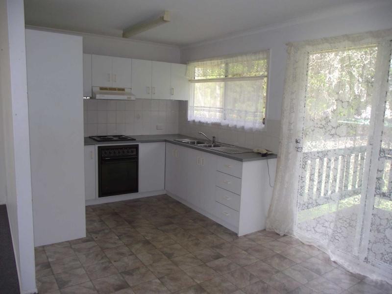 18 Kooberry Street, Macleay Island QLD 4184