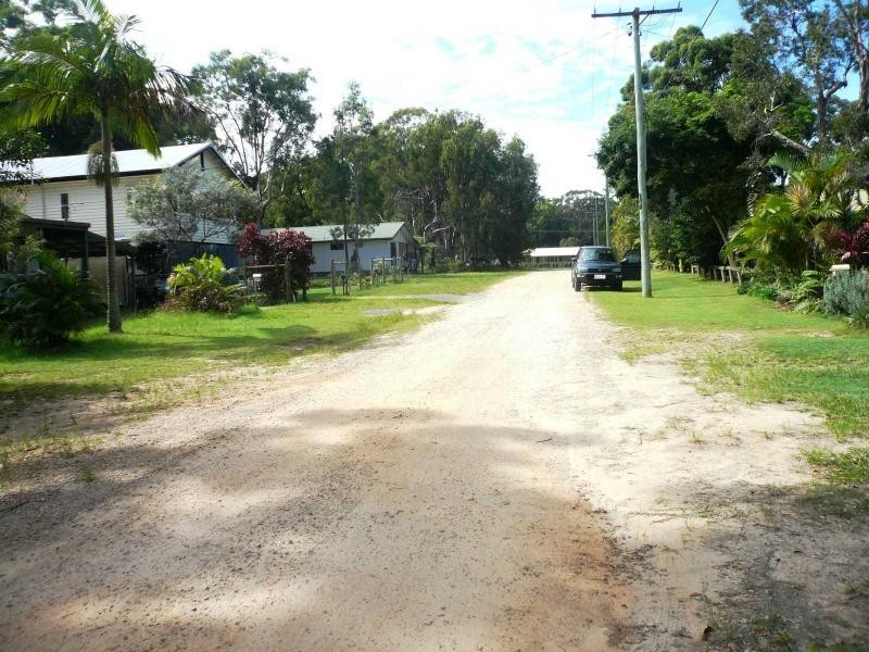 16 Noon-Muckle Street, Macleay Island QLD 4184