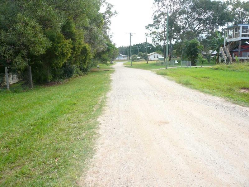 16 Cooee Crescent, Macleay Island QLD 4184