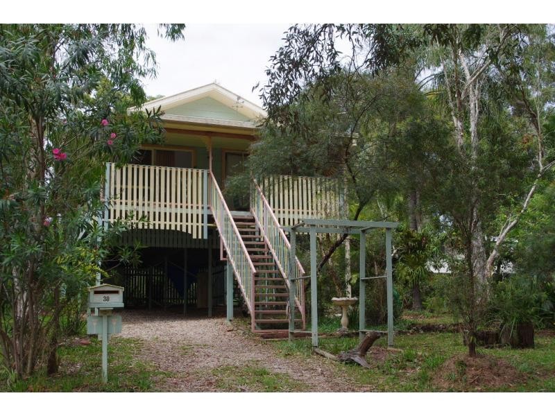 38 Blue Bay Crescent, Macleay Island QLD 4184