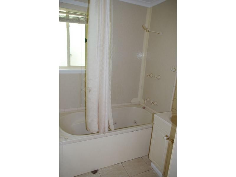 38 Blue Bay Crescent, Macleay Island QLD 4184