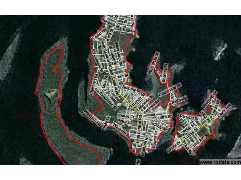 8 Sentosa Terrace, Macleay Island QLD 4184