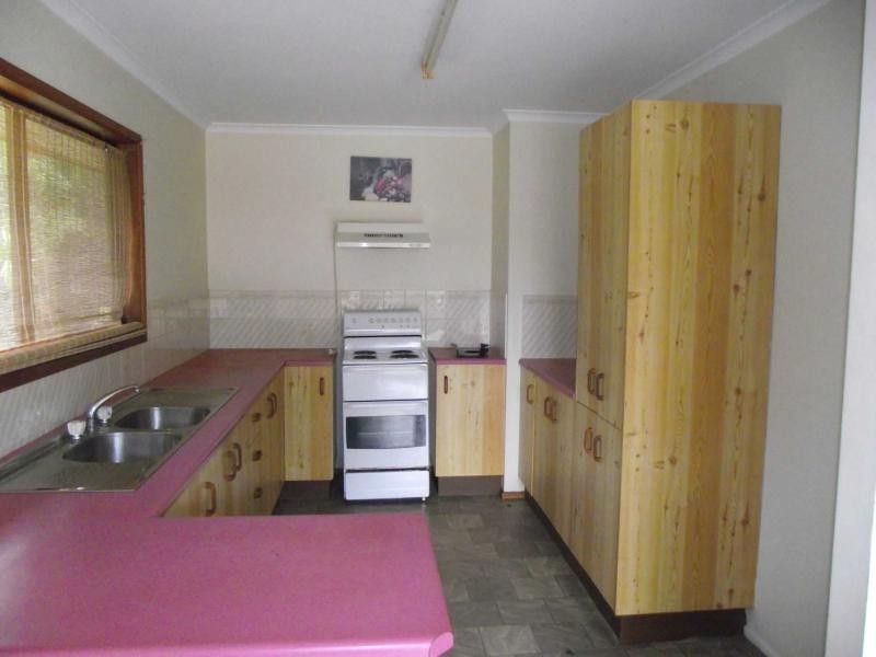 27 Cathy Street, Macleay Island QLD 4184