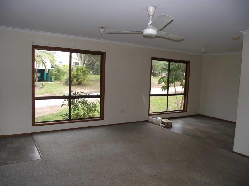 27 Cathy Street, Macleay Island QLD 4184