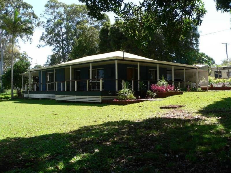 35 Tina Avenue, Lamb Island QLD 4184