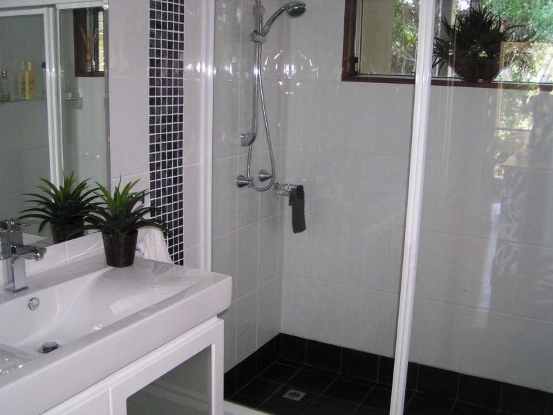 35 Tina Avenue, Lamb Island QLD 4184