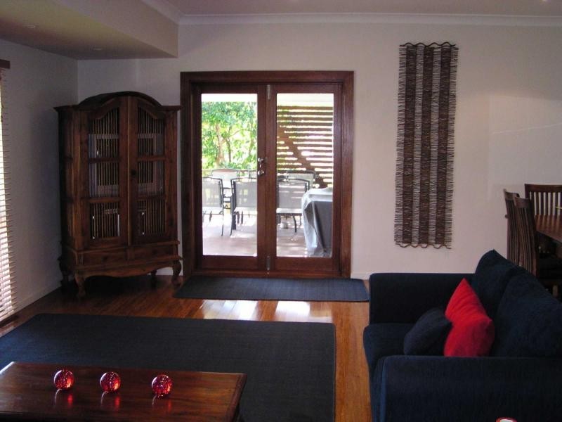 35 Tina Avenue, Lamb Island QLD 4184