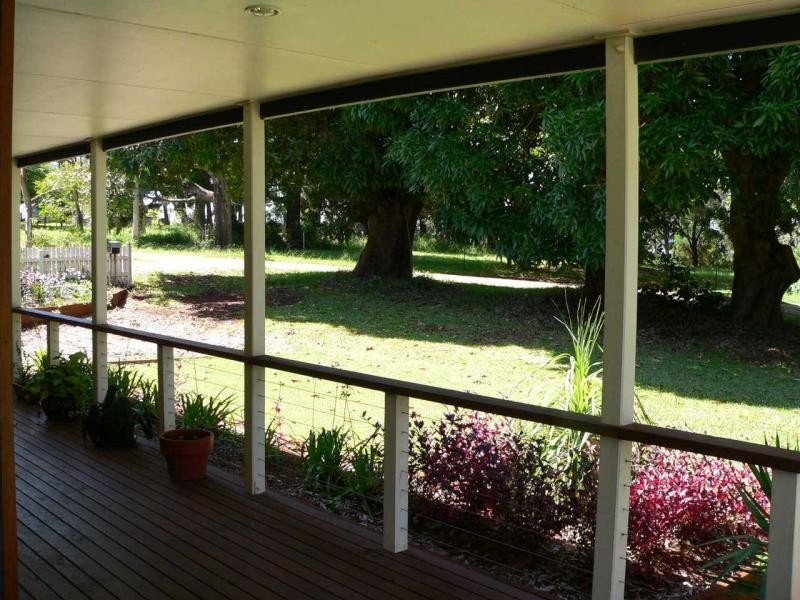 35 Tina Avenue, Lamb Island QLD 4184