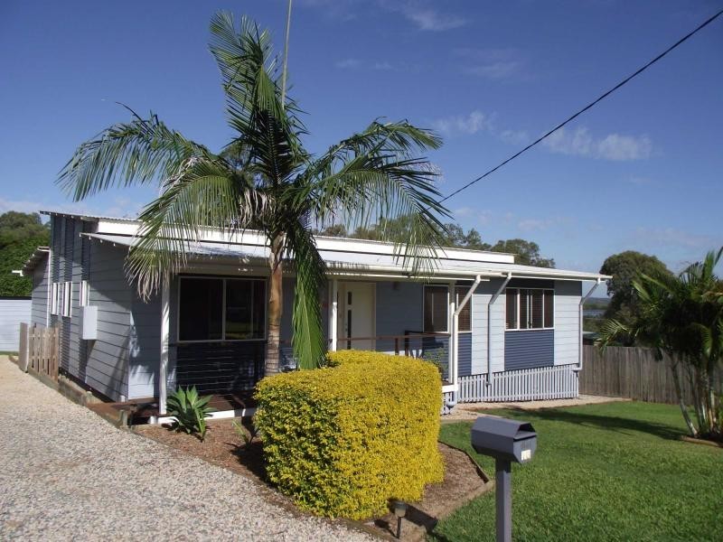 16 Eastbourne Terrace, Macleay Island QLD 4184