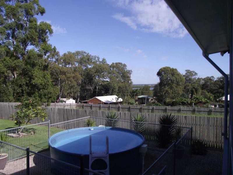 16 Eastbourne Terrace, Macleay Island QLD 4184
