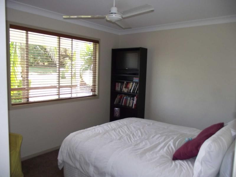 16 Eastbourne Terrace, Macleay Island QLD 4184