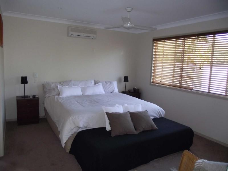 16 Eastbourne Terrace, Macleay Island QLD 4184