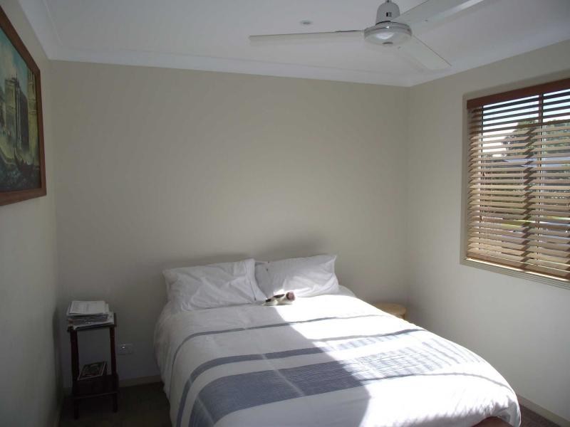 16 Eastbourne Terrace, Macleay Island QLD 4184