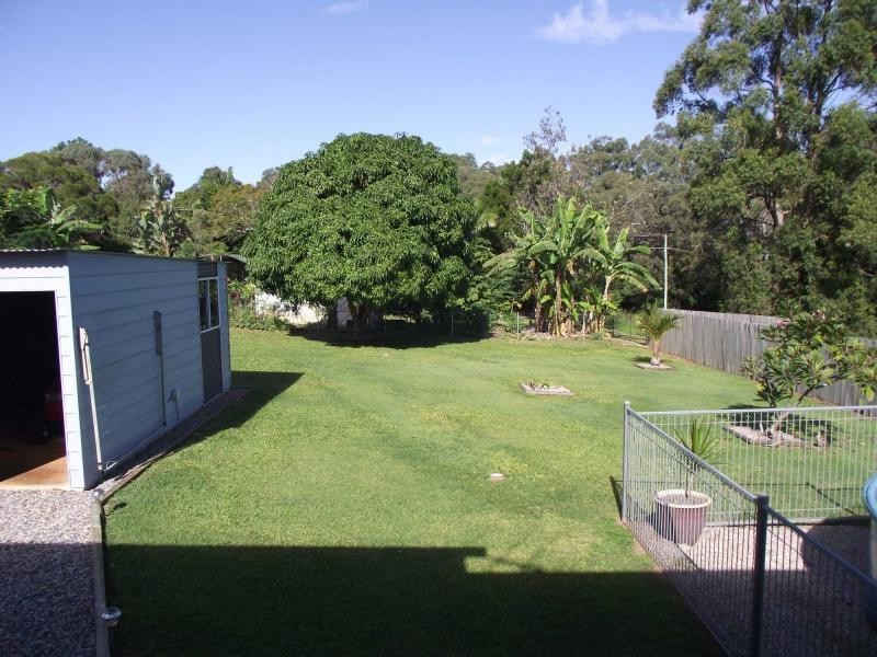 16 Eastbourne Terrace, Macleay Island QLD 4184