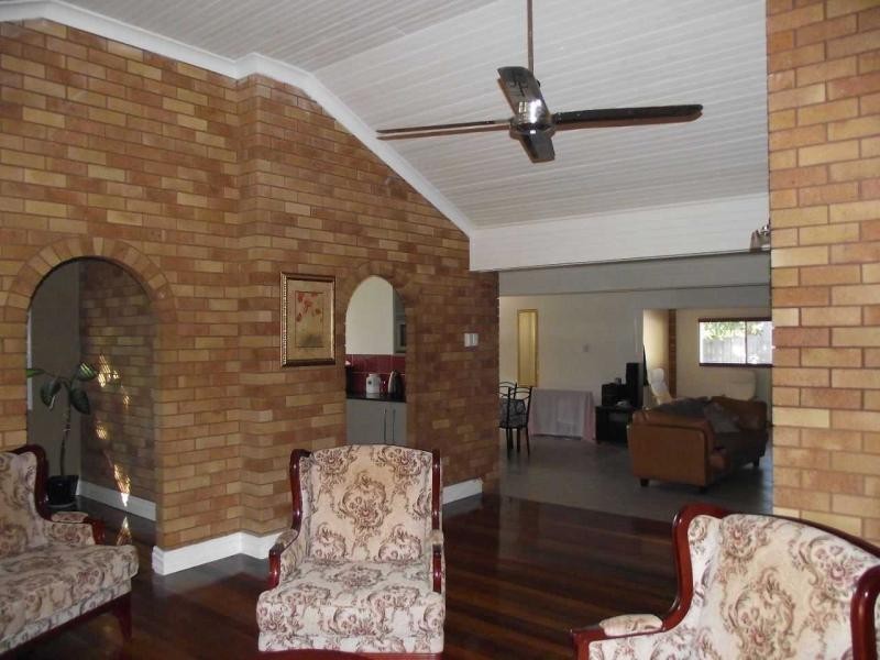 8 Squire Street, Macleay Island QLD 4184