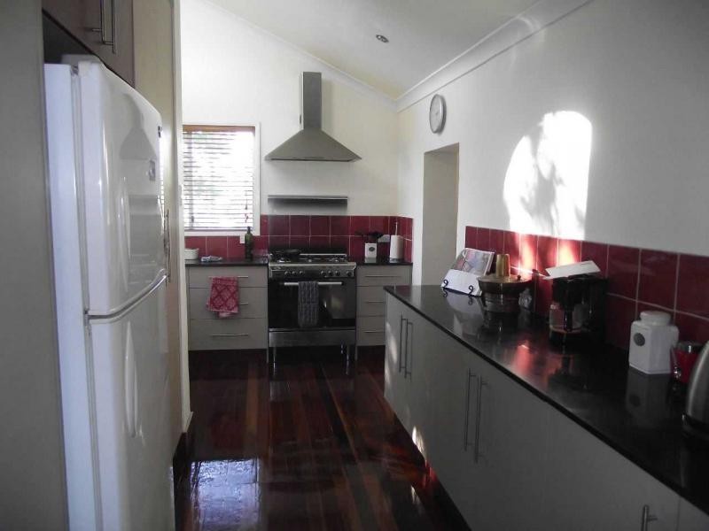 8 Squire Street, Macleay Island QLD 4184