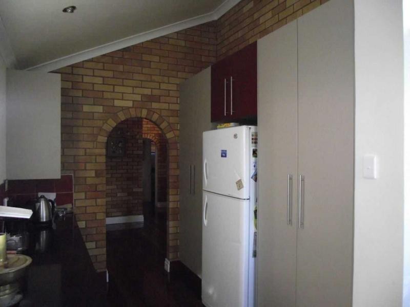 8 Squire Street, Macleay Island QLD 4184