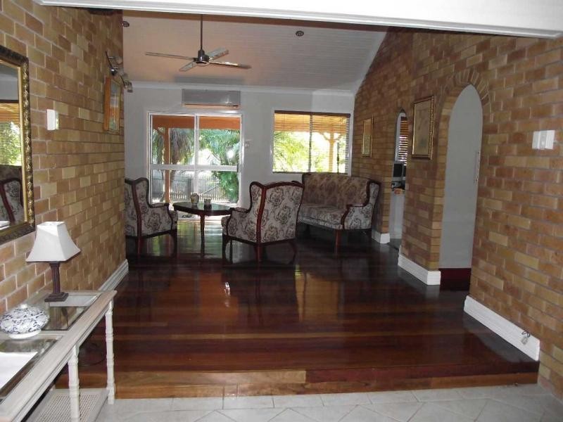 8 Squire Street, Macleay Island QLD 4184