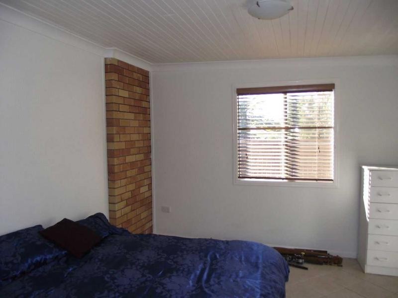 8 Squire Street, Macleay Island QLD 4184