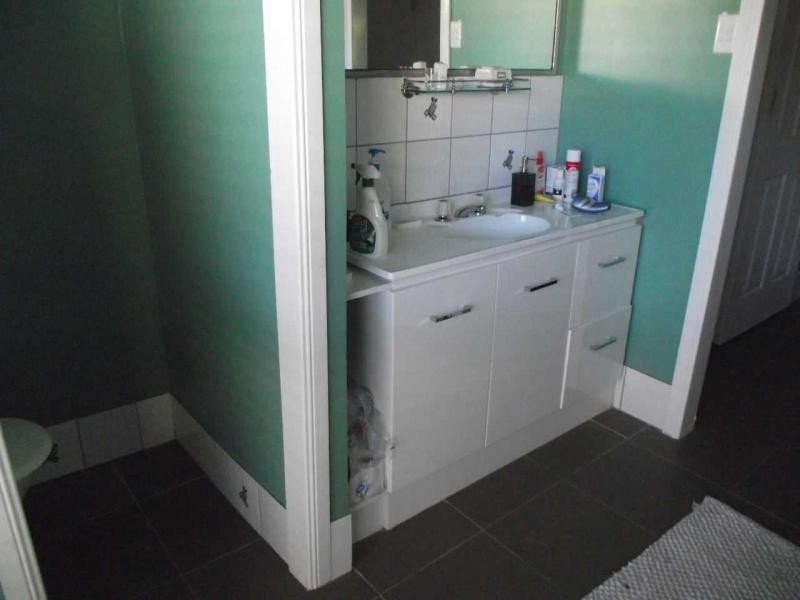 8 Squire Street, Macleay Island QLD 4184