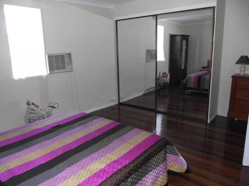 8 Squire Street, Macleay Island QLD 4184