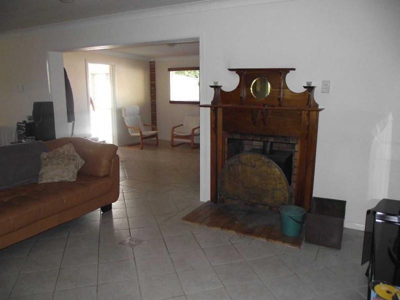 8 Squire Street, Macleay Island QLD 4184