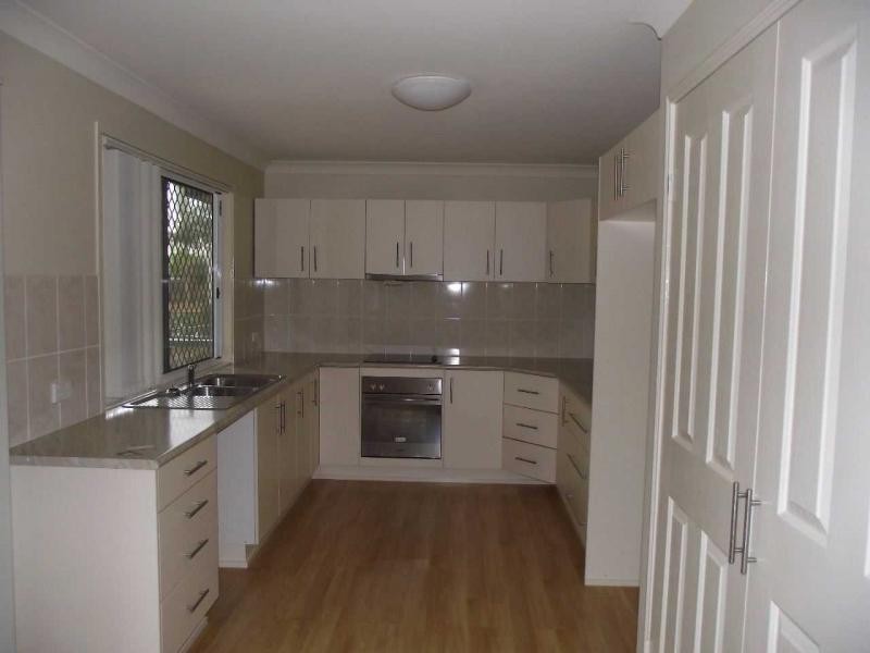 17 Michael Street, Macleay Island QLD 4184