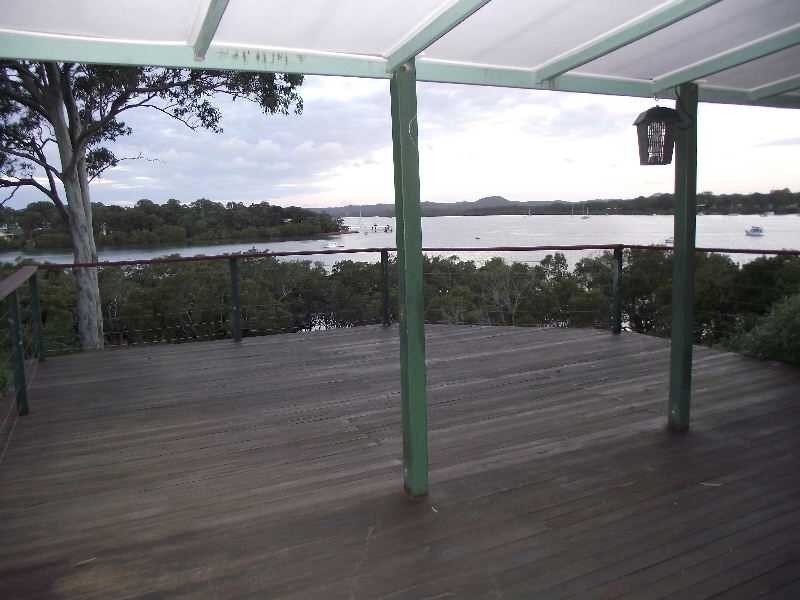 6 Cowes Street, Macleay Island QLD 4184