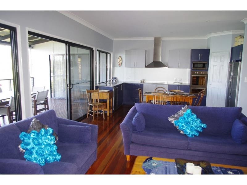 8 Alawa Street, Macleay Island QLD 4184