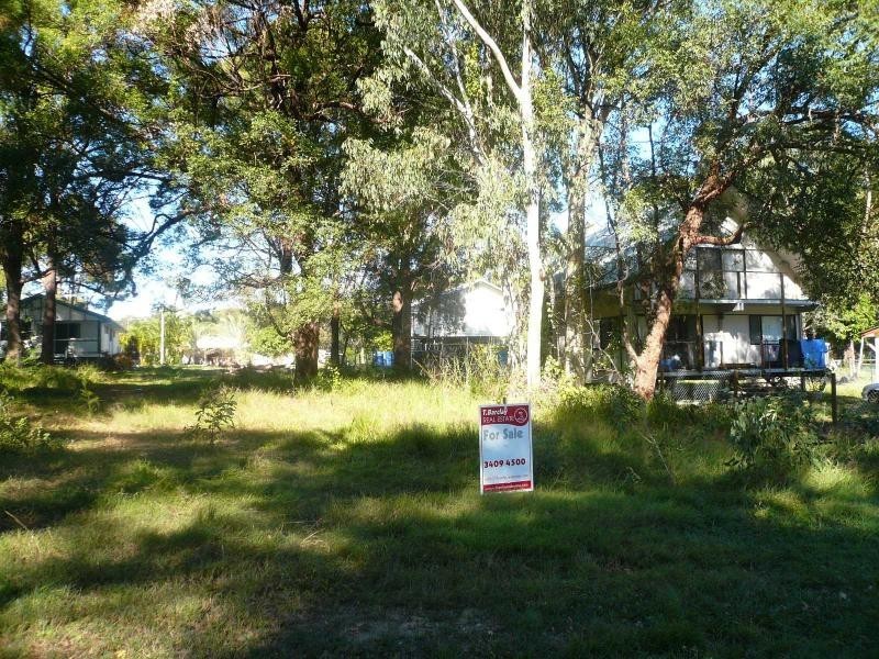 8 Noogie Street, Macleay Island QLD 4184