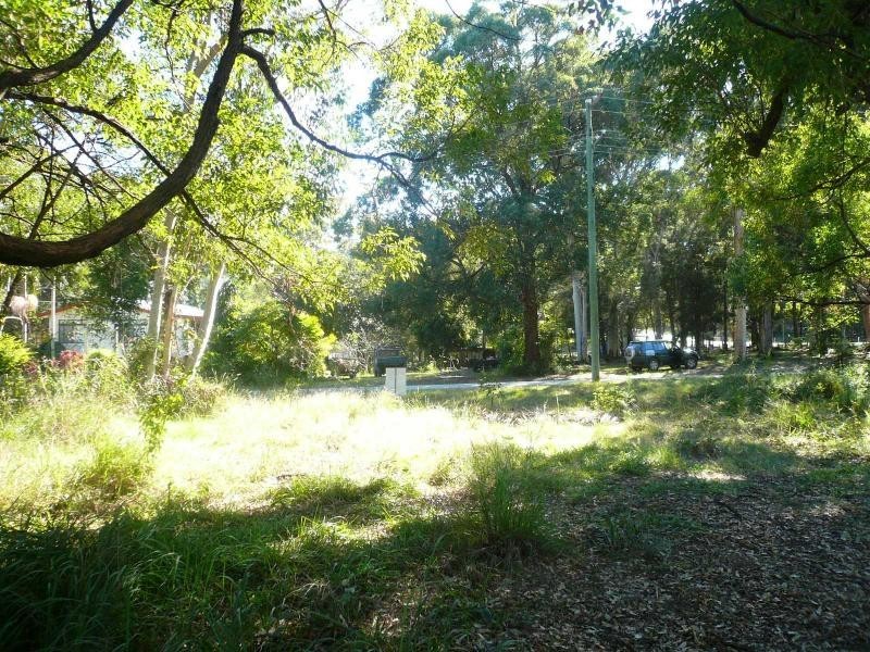 8 Noogie Street, Macleay Island QLD 4184