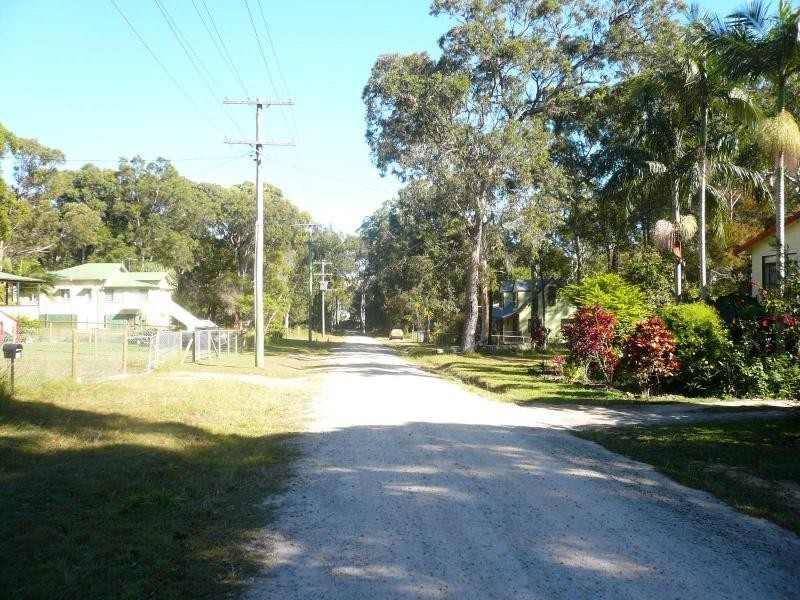 8 Noogie Street, Macleay Island QLD 4184