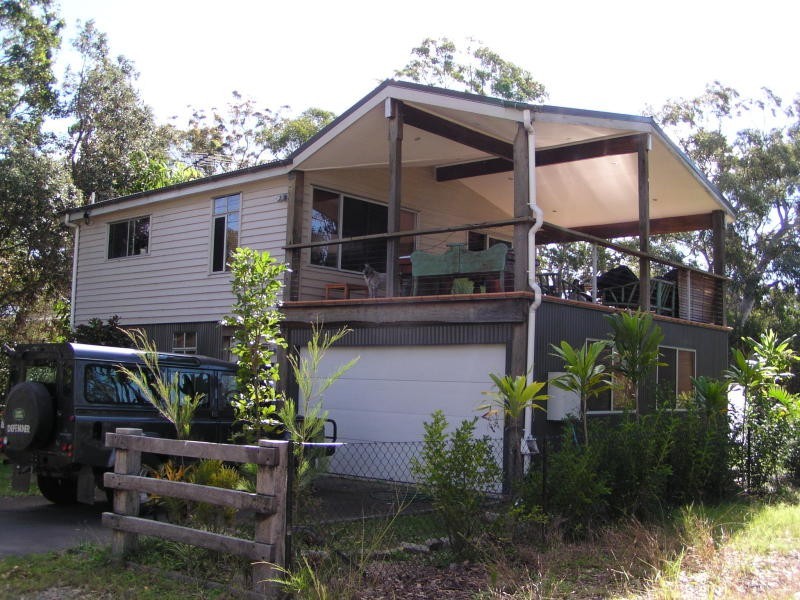 17 Kooberry Street, Macleay Island QLD 4184