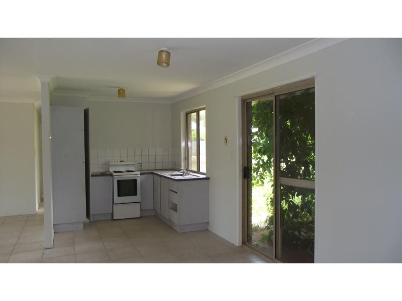 92 Lucas Street, Lamb Island QLD 4184