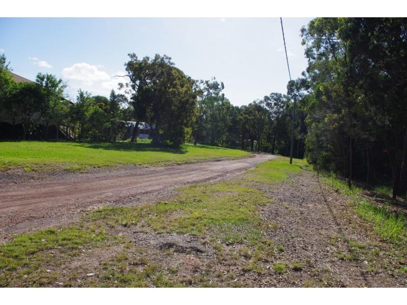 13 Beelong Street, Macleay Island QLD 4184
