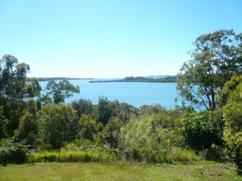 42 Timothy Street, Macleay Island QLD 4184
