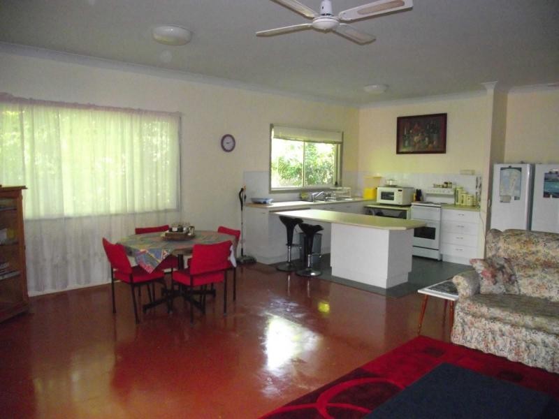 34 Noyes Parade, Karragarra Island QLD 4184