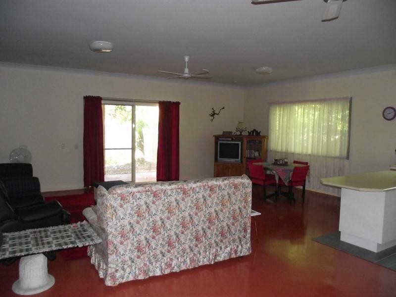 34 Noyes Parade, Karragarra Island QLD 4184
