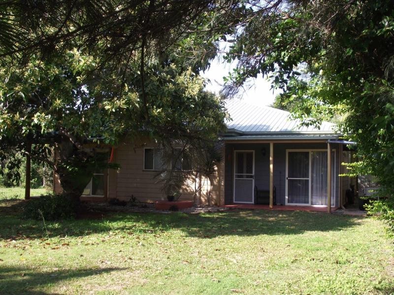 34 Noyes Parade, Karragarra Island QLD 4184