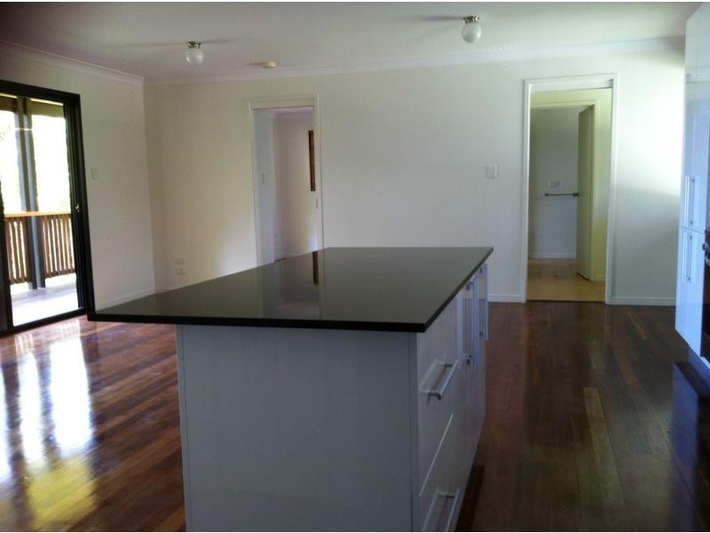 27 Beelong Street, Macleay Island QLD 4184