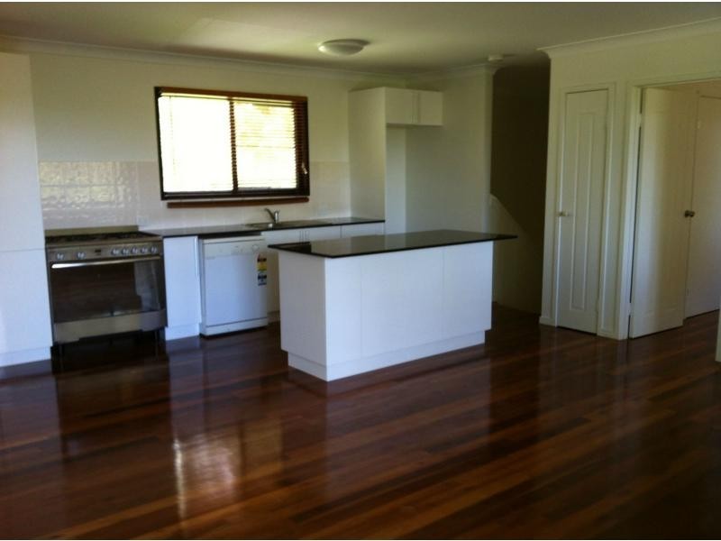 27 Beelong Street, Macleay Island QLD 4184