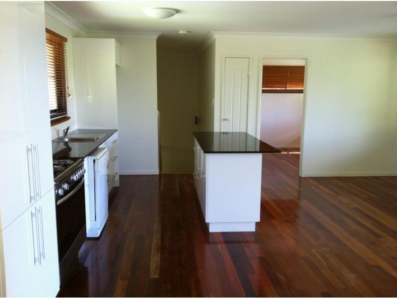 27 Beelong Street, Macleay Island QLD 4184