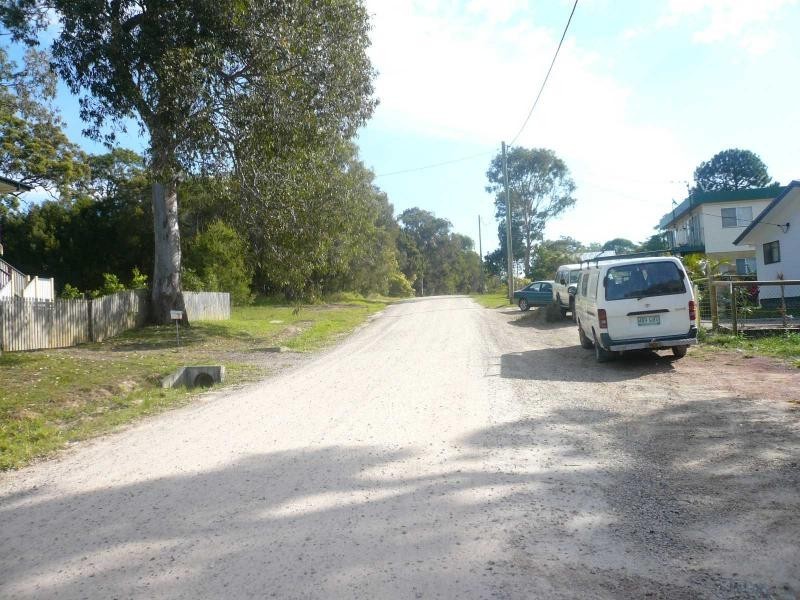 57 Scotts Road, Macleay Island QLD 4184