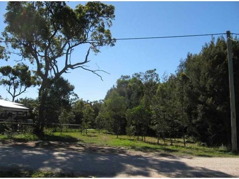 57 Scotts Road, Macleay Island QLD 4184