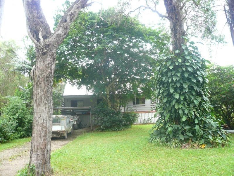 4 Wanda Street, Macleay Island QLD 4184