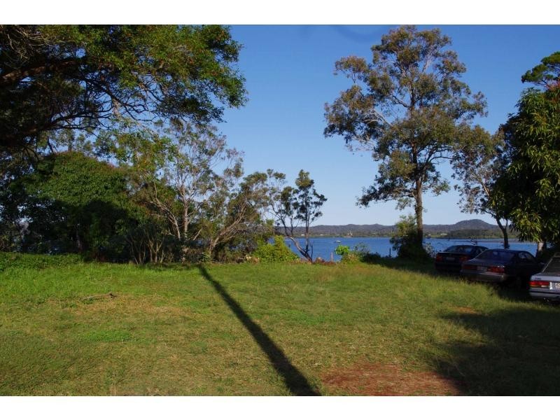 30 Tina Avenue, Lamb Island QLD 4184