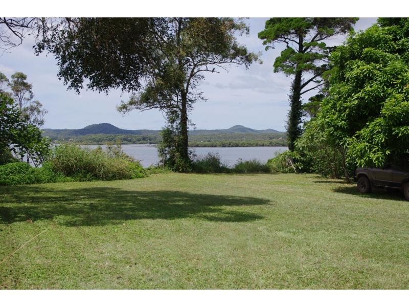 30 Tina Avenue, Lamb Island QLD 4184