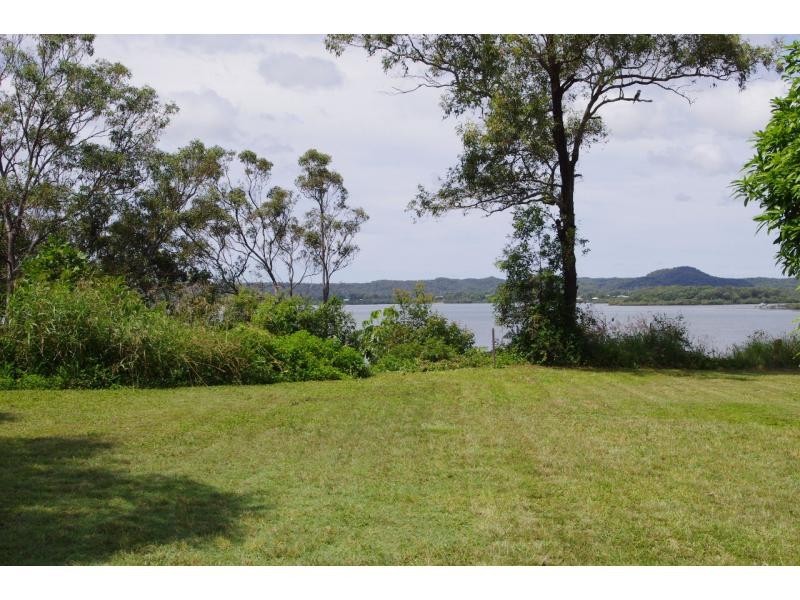 30 Tina Avenue, Lamb Island QLD 4184
